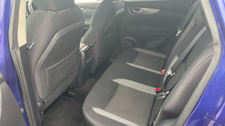 Nissan Qashqai 1.2 DiG-T N-Connecta 5dr Petrol Hatchback